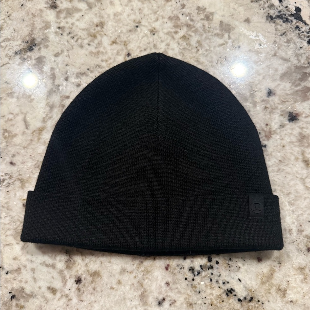 *GENTLY WORN/LIKE NEW* lululemon athletica Men's Alpine Air Beanie